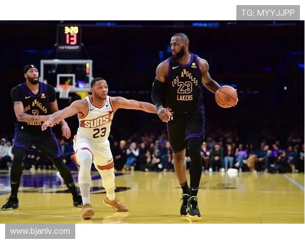 湖人新赛季备战进入冲刺阶段詹姆斯带领全队苦练誓重返冠军巅峰 湖人新赛季备战进入冲刺阶段詹姆斯带领全队苦练誓重返冠军巅峰