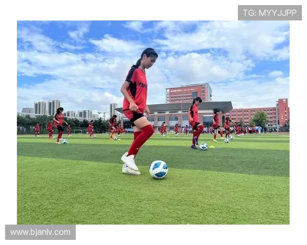 车谷绿茵足球队奋勇拼搏展现青春风采凝聚团结力量逐梦绿茵场 车谷绿茵足球队奋勇拼搏展现青春风采凝聚团结力量逐梦绿茵场