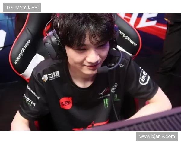 《全球电竞赛事激战正酣 新兴战队崭露头角引领未来趋势》 《全球电竞赛事激战正酣 新兴战队崭露头角引领未来趋势》