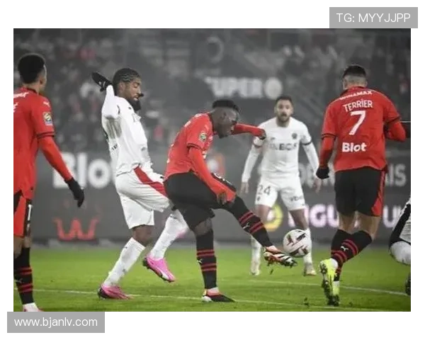 最新法甲联赛积分榜出炉豪门激战积分紧咬冠军悬念再度升级