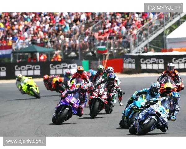 2025赛季MotoGP揭幕战激烈角逐 新星与老将争夺冠军荣耀