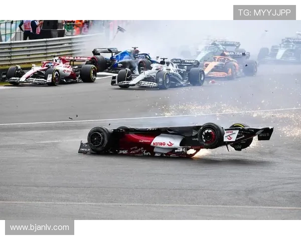 F1赛季精彩回顾:新车技术革新与赛道风云变幻引发热议