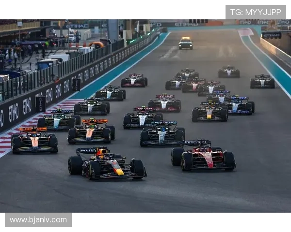 本周新赛季F1车队升级策略曝光竞速格局重塑冠军争夺再掀高潮 本周新赛季F1车队升级策略曝光竞速格局重塑冠军争夺再掀高潮