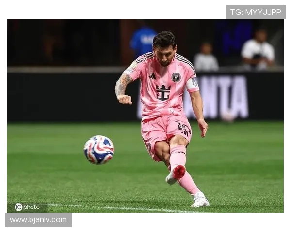 梅西加盟迈阿密国际后首度亮相赛场带队逆转胜利引发全球关注