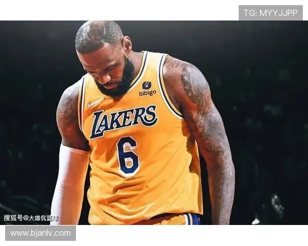 湖人队宣布詹姆斯伤情更新 季后赛前景引发球迷热议